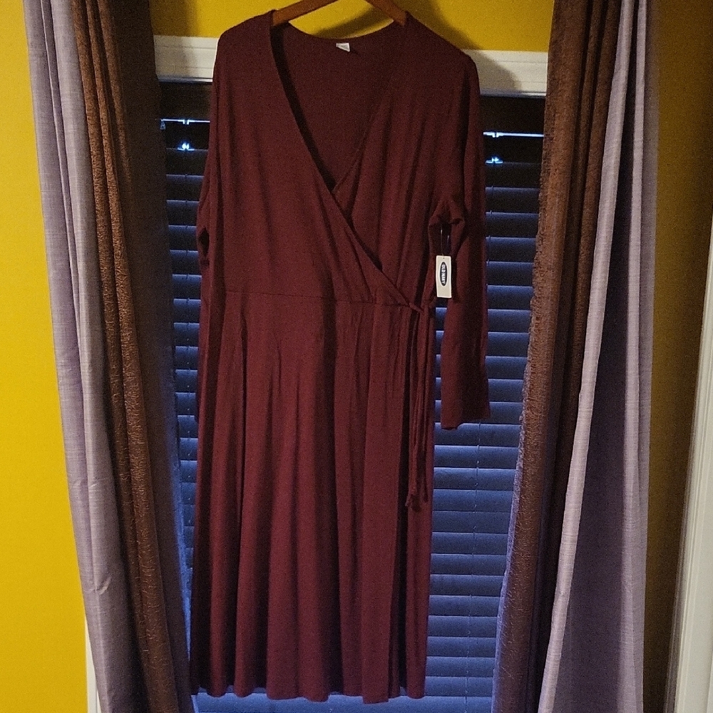Old Navy Burgundy Long Sleeve Dress